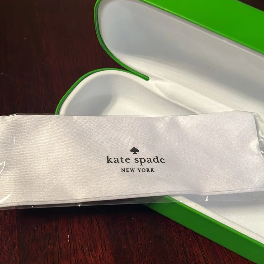 Kate Spade Sunglass Case - Picture 4 of 5